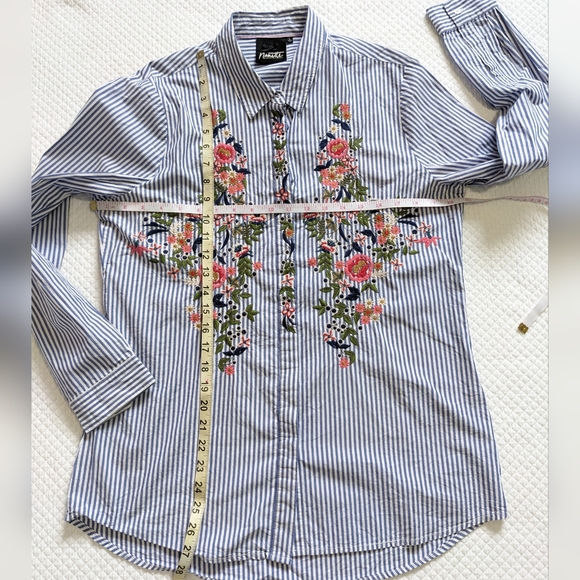NANETTE LEPORE Embroidered Floral Button Down Long Sleeve Cotton Dress Shirt - Picture 8 of 12